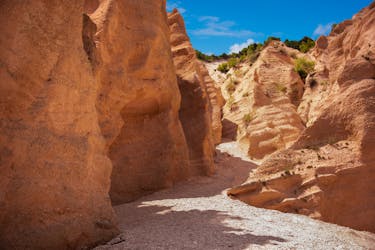 2-hour hiking experience of Lame Rosse canyon